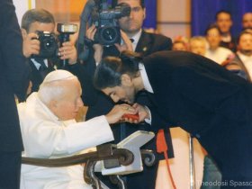 [:en]With the Pope John Paul II - 2002[:bg]С папа Йоан Павел II - 2002[:fr]Avec le Pape Jean Paul II - 2002